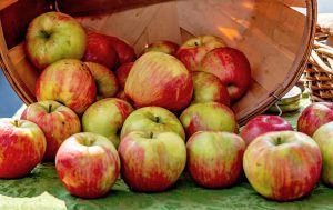 Pommes. Unsplash, © LuAnn Hunt.