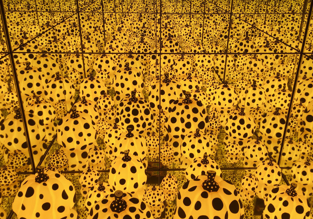 Installation "Pumpkins" de Yayoi Kusama. Pixabay, © foursummers.