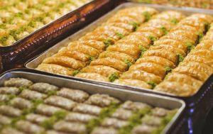 Baklavas. Unsplash, © Engin Akyurt.