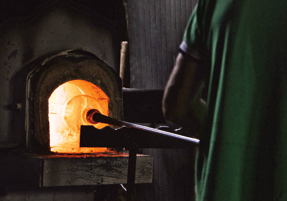 Travail du verre. Unsplash, © Maël Balland.