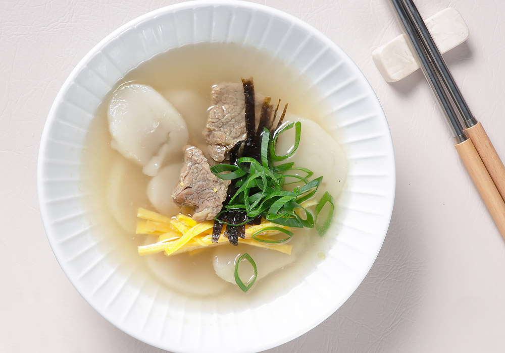 Tteokguk. Istock, © Sri Widyowati.