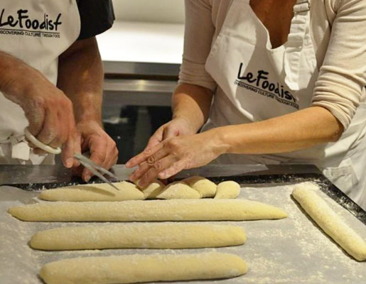 Cours de baguette, Paris. © GetYourGuide.