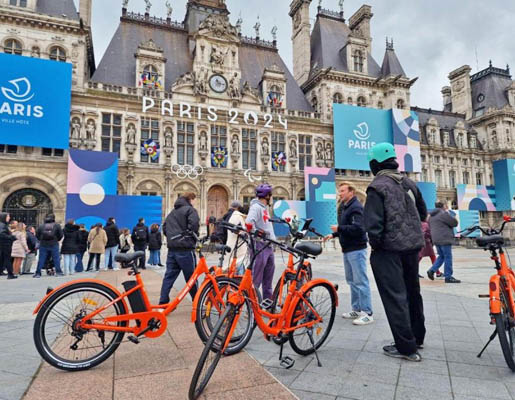 Visite en E-Bike, Paris. © GetYourGuide.